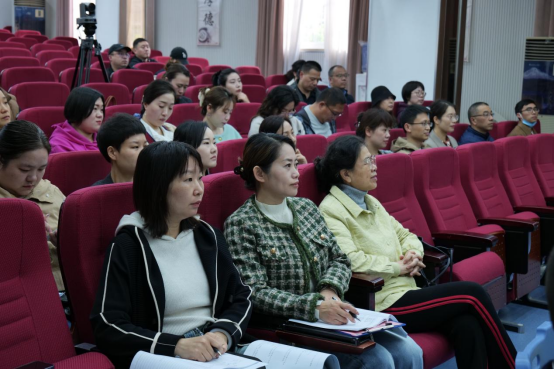 蚌埠第一实验学校开展"共赴初春之约 携手五育花开"主题开放日活动