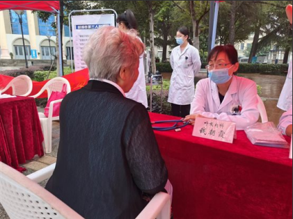 市中心医院助力“服务百姓健康行动”大型义诊活动